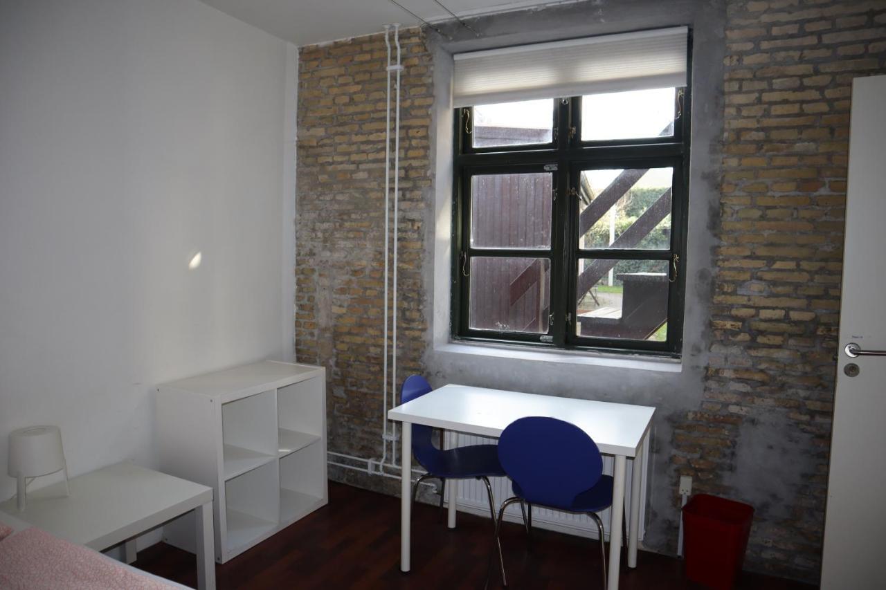 Charming Red Courtyard Apartment Copenhagen Exterior photo